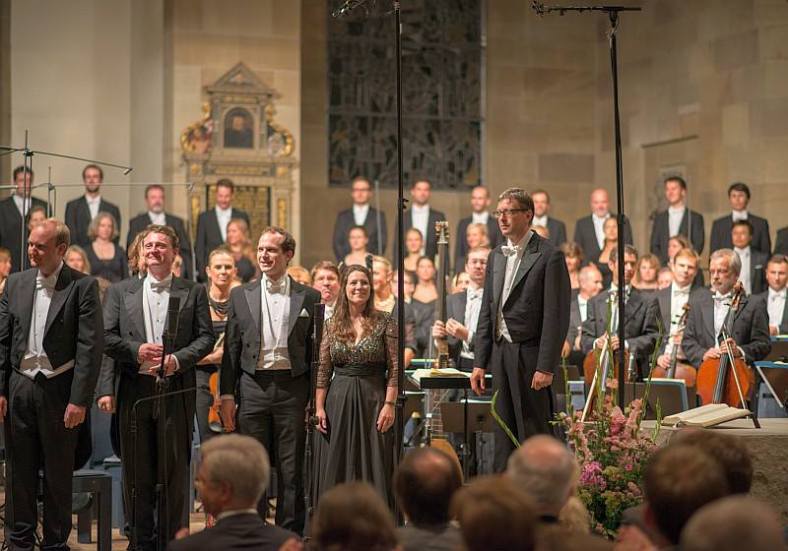 Hans-Cristoph Rademann, la Gächinger Kantorei e il Bach-Kollegium Stuttgart. Foto ©Holger Schneider
