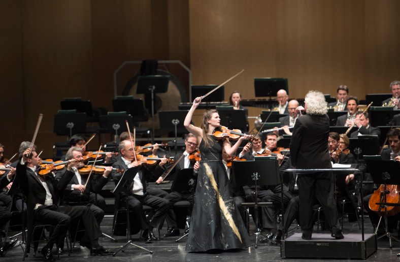 Janine_Jansen_1_Osterfestspiele_2016_c_Monika Rittershaus