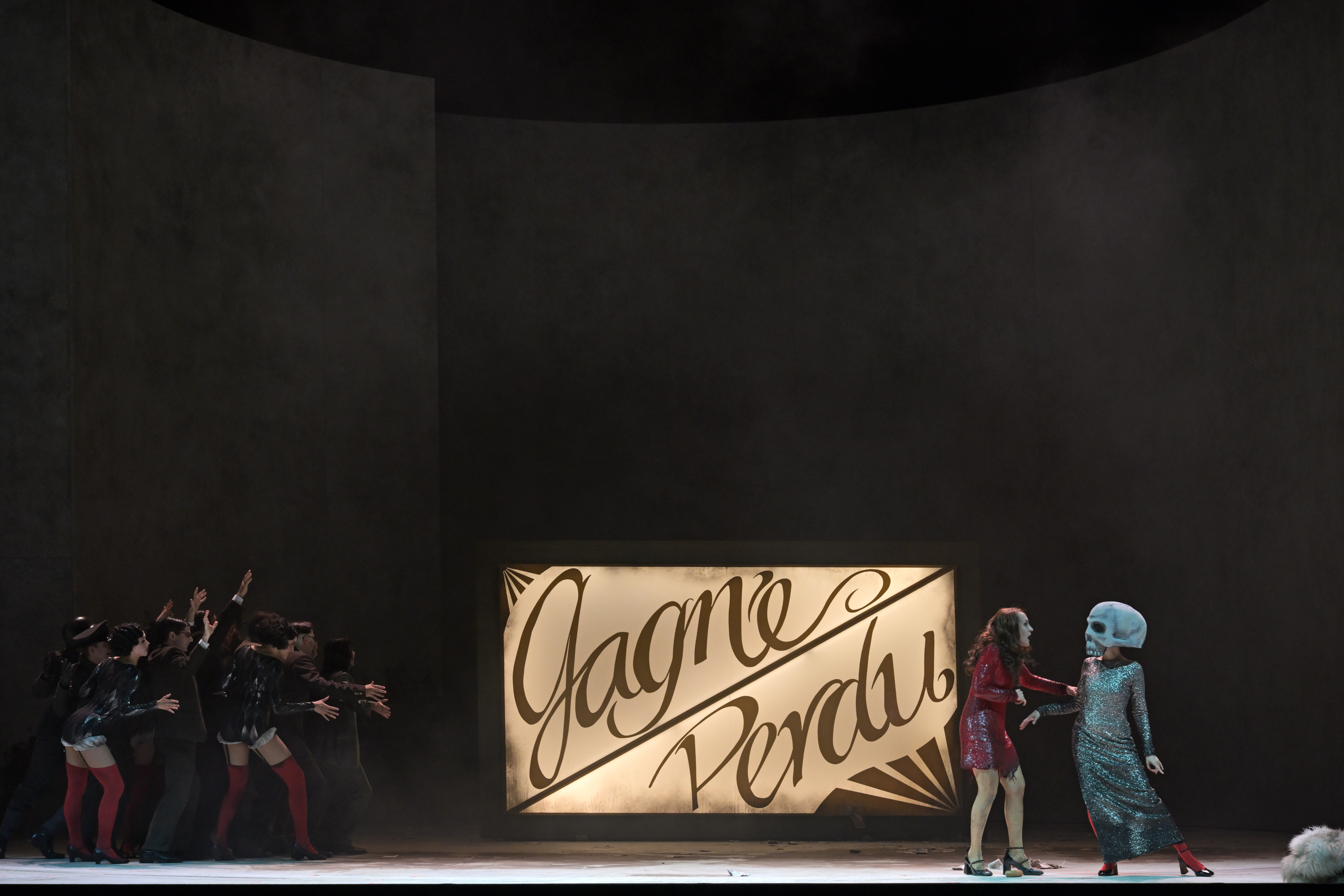 LULU | Alban Berg | Premiere 03.11.2024 Oper Frankfurt/M.Musikalische Leitung Thomas GuggeisInszenierung Nadja LoschkyBühnenbild Katharina SchlipfKostüme Irina SpreckelmeyerLicht Jan Hartmann
Konzeptionelle Mitarbeit
Yvonne G